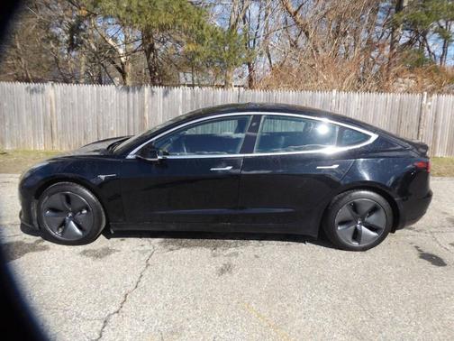 Solid Black 2019 Tesla Model 3 Standard Range Plus