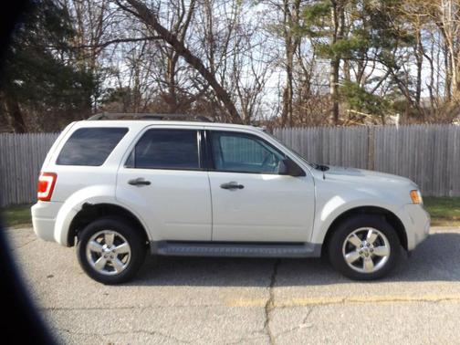 Sterling Grey Metallic 2009 Ford Escape XLT