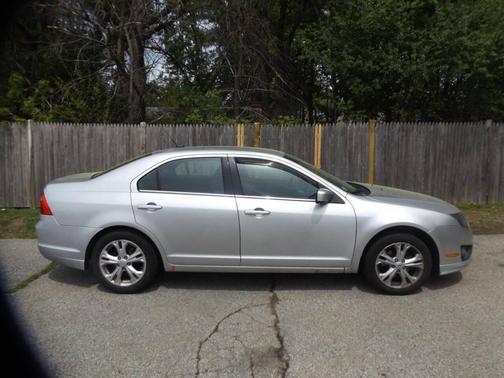 Ingot Silver Metallic 2012 Ford Fusion SE