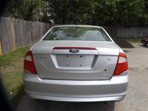 Ingot Silver Metallic 2012 Ford Fusion SE
