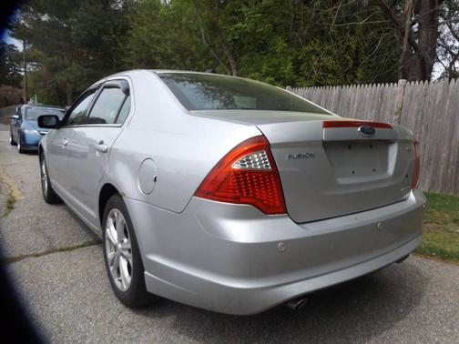 Ingot Silver Metallic 2012 Ford Fusion SE