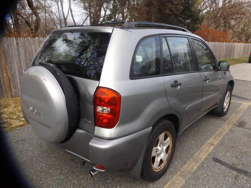 2004 Toyota RAV4 Base