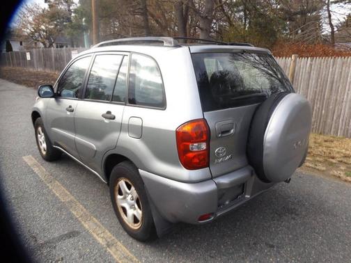 2004 Toyota RAV4 Base