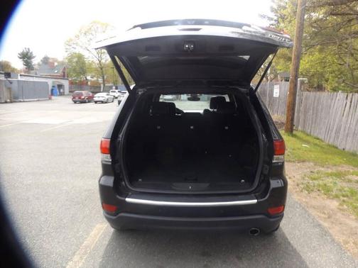Diamond Black Crystal Pearlcoat 2020 Jeep Grand Cherokee Limited