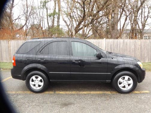 Black 2009 Kia Sorento LX