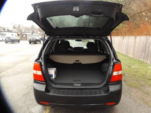 Black 2009 Kia Sorento LX