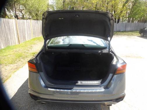 Gun Metallic 2022 Nissan Altima SR Intelligent AWD