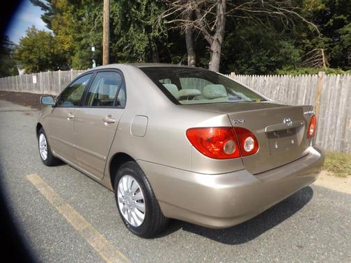 2005 Toyota Corolla LE