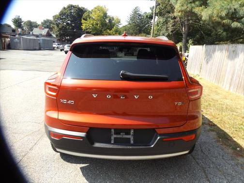 2020 Volvo XC40 T5 Momentum