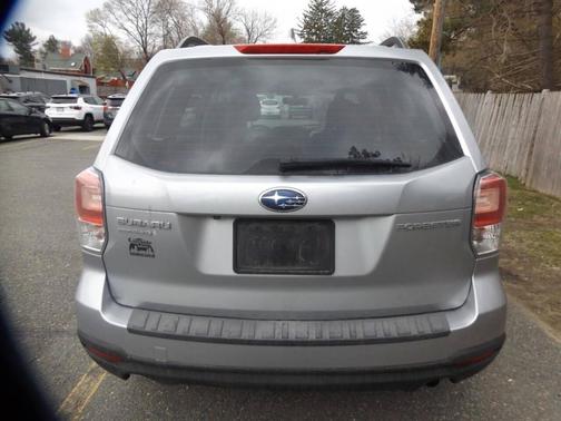 Ice Silver Metallic 2018 Subaru Forester 2.5i