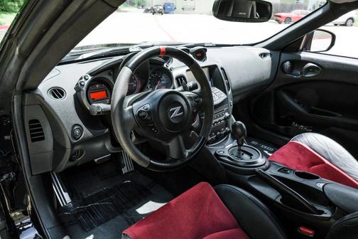 Magnetic Black Pearl 2020 Nissan 370Z NISMO