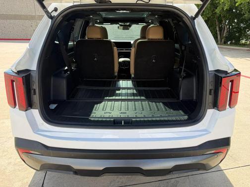 Glacial White Pearl 2025 Kia Sorento SX