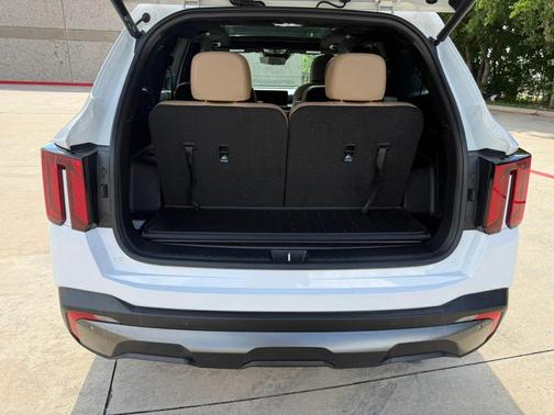 Glacial White Pearl 2025 Kia Sorento SX