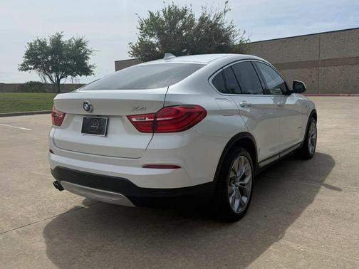 White 2018 BMW X4 xDrive28i