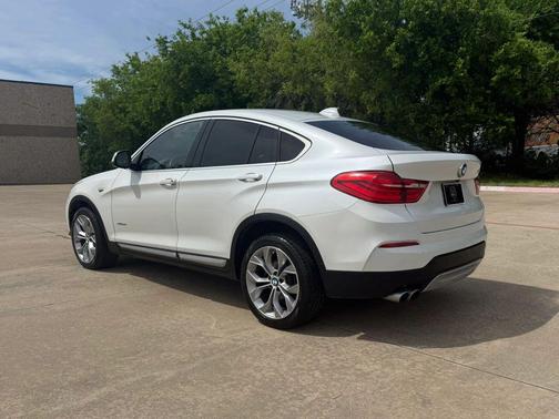White 2018 BMW X4 xDrive28i
