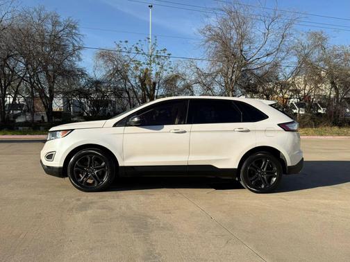 White 2018 Ford Edge SEL
