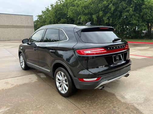 Tuxedo Black Metallic 2015 Lincoln MKC Base
