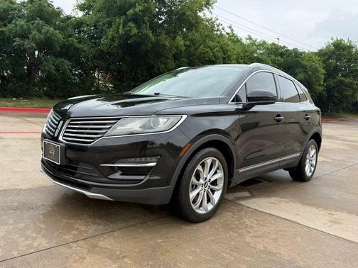 Tuxedo Black Metallic 2015 Lincoln MKC Base