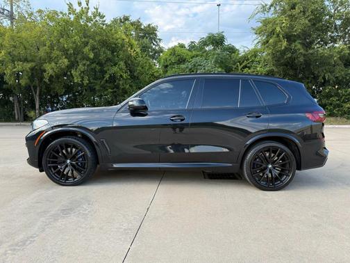 2021 BMW X5 M50i