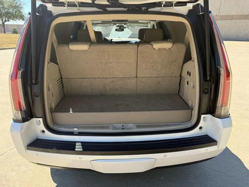 2017 Cadillac Escalade Luxury
