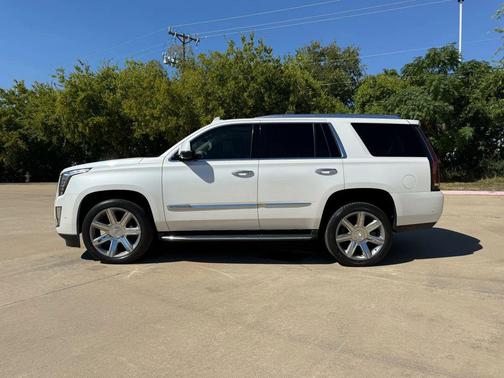 2017 Cadillac Escalade Luxury