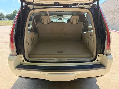 2017 Cadillac Escalade Luxury