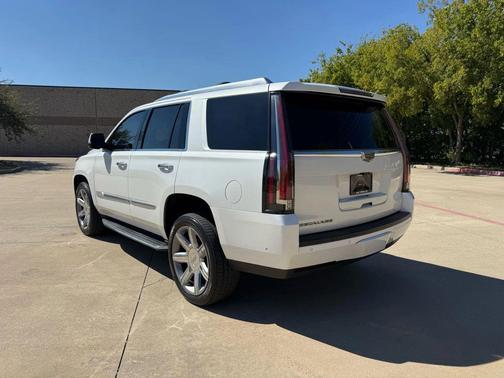 2017 Cadillac Escalade Luxury
