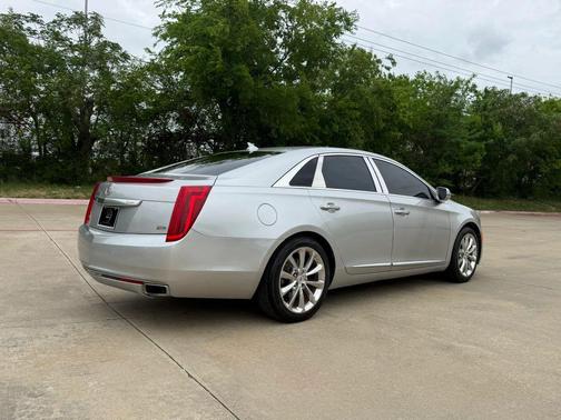 Radiant Silver Metallic 2014 Cadillac XTS Platinum