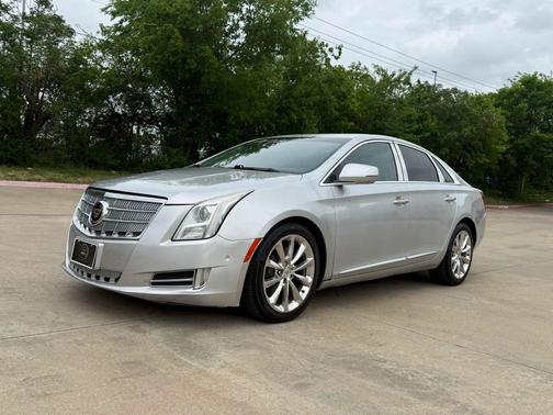 Radiant Silver Metallic 2014 Cadillac XTS Platinum