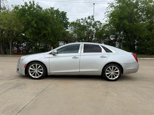 Radiant Silver Metallic 2014 Cadillac XTS Platinum
