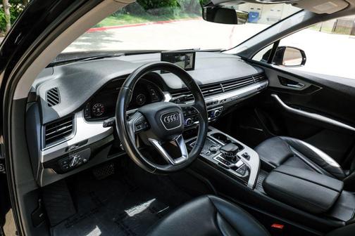 Black 2019 Audi Q7 45 Premium Plus