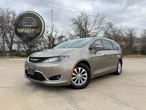 2018 Chrysler Pacifica Touring-L
