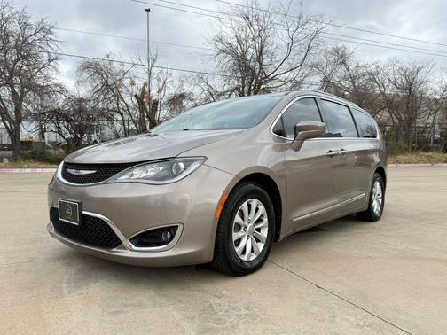2018 Chrysler Pacifica Touring-L