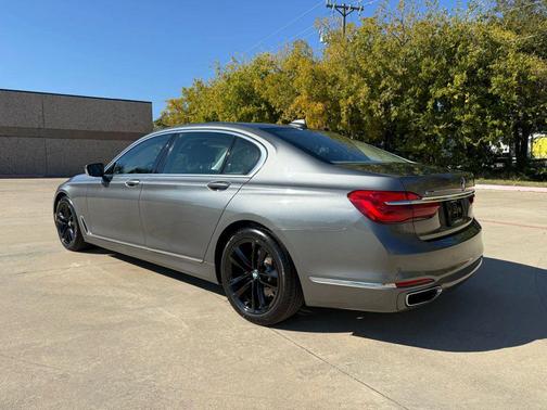 2018 BMW ALPINA B7 750i xDrive Sedan 4D