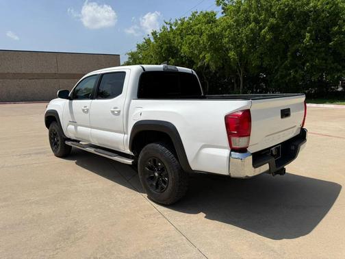 Super White 2017 Toyota Tacoma TRD Off Road