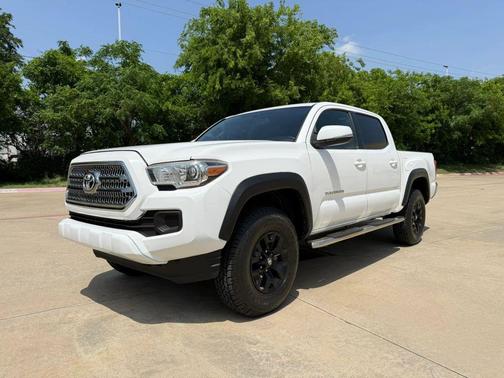 Super White 2017 Toyota Tacoma TRD Off Road