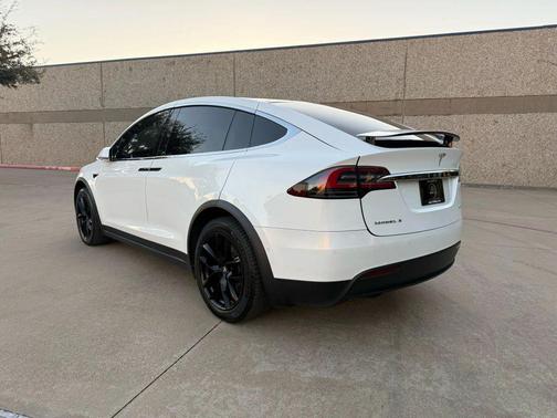 2017 Tesla Model X 90D
