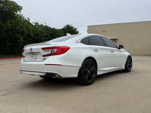 Platinum White Pearl 2019 Honda Accord Touring 2.0T