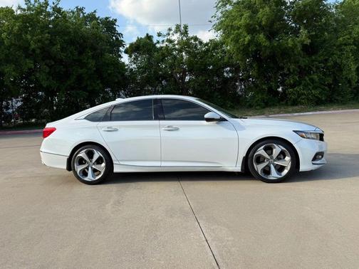 Platinum White Pearl 2019 Honda Accord Touring 2.0T