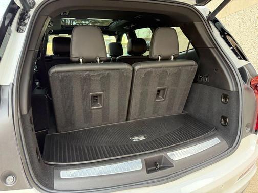 2022 Cadillac XT6 Premium Luxury FWD