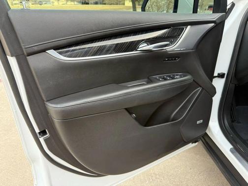 2022 Cadillac XT6 Premium Luxury FWD