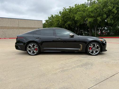 Aurora Black 2019 Kia Stinger GT2