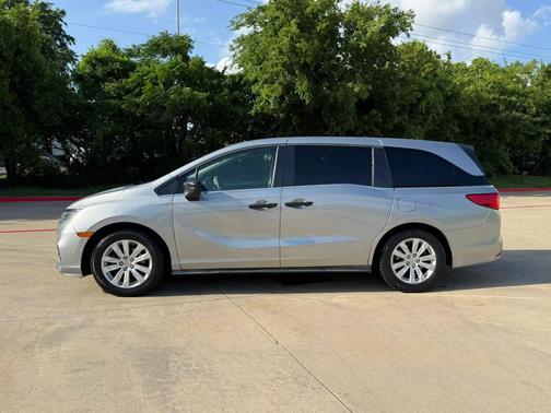 Modern Steel Metallic 2018 Honda Odyssey LX