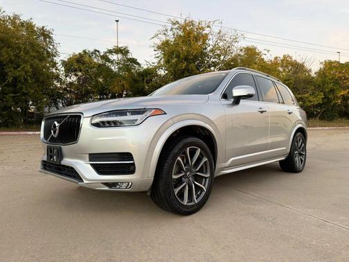 2019 Volvo XC90 T6 Momentum