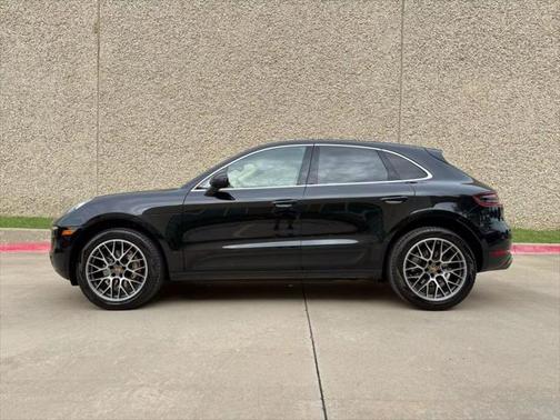 2017 Porsche Macan Base
