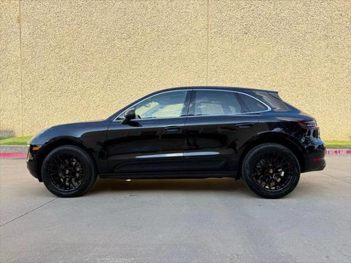 2017 Porsche Macan Base
