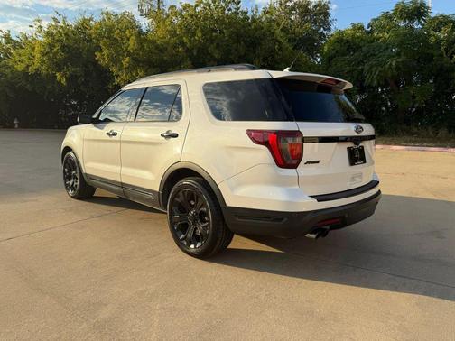 2018 Ford Explorer Sport