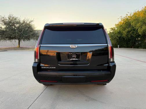 2018 Cadillac Escalade ESV Sport