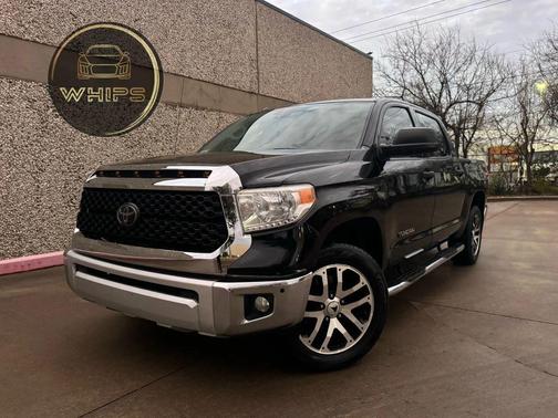 Midnight Black Metallic 2018 Toyota Tundra SR5 Truck