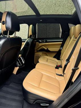 2018 Porsche Cayenne Platinum Edition